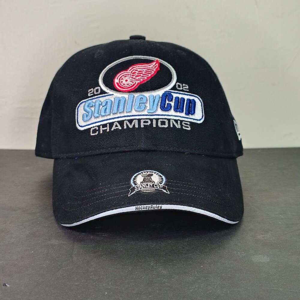 VINTAGE Detroit Red Wings Stanley Cup Champions Hat Cap Strap Back Locker Room